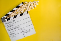 巴西国家足球队队徽 - 绿黄配色与星星标志