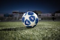 西班牙国家足球队队徽 - 皇家冠冕与盾牌标志